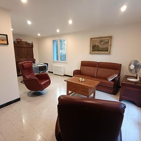 Grand Appartement, 2 Chambres Et Jardin Ним Экстерьер фото