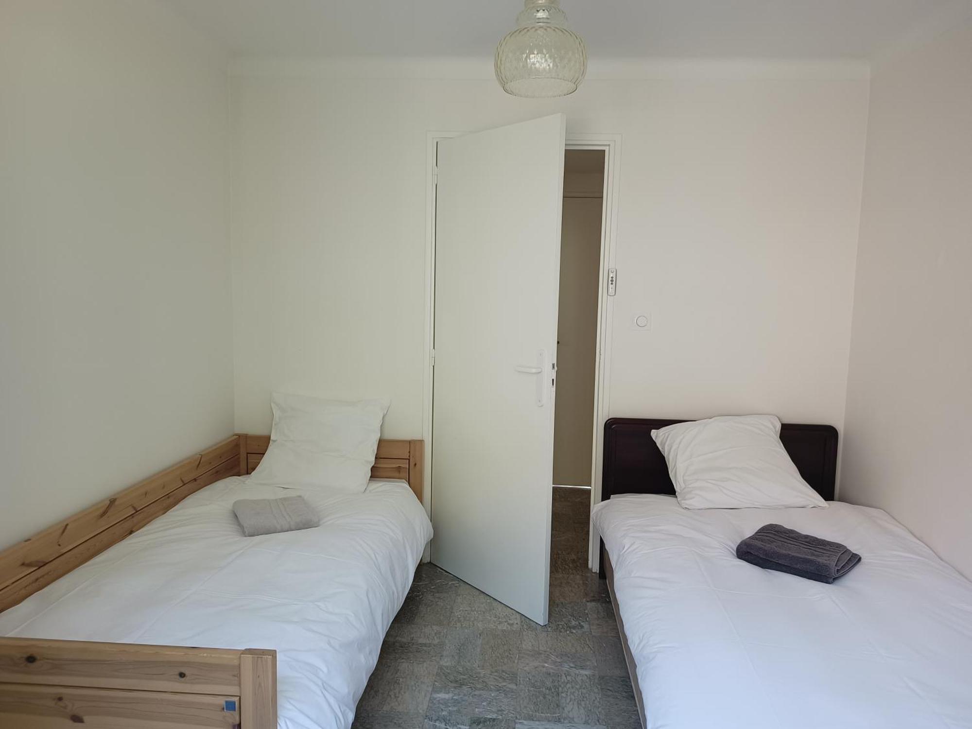 Grand Appartement, 2 Chambres Et Jardin Ним Экстерьер фото